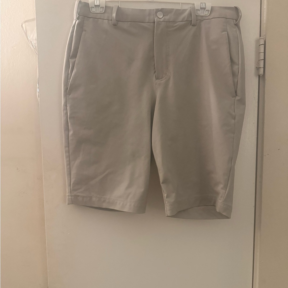 Lululemon Athletica Light Gray Women's Bermudas - Picture 3 of 8